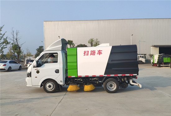 國(guó)六東風(fēng)途逸掃路車(chē)